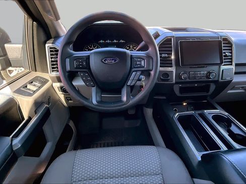 Used 2016 Ford F150 XLT RWD image 6
