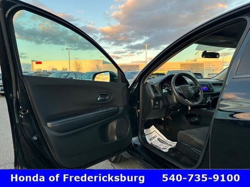 Certified 2018 Honda HR-V LX image 29