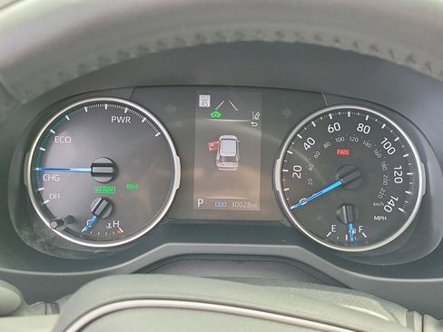 Used 2022 Toyota RAV4 XLE Premium image 33