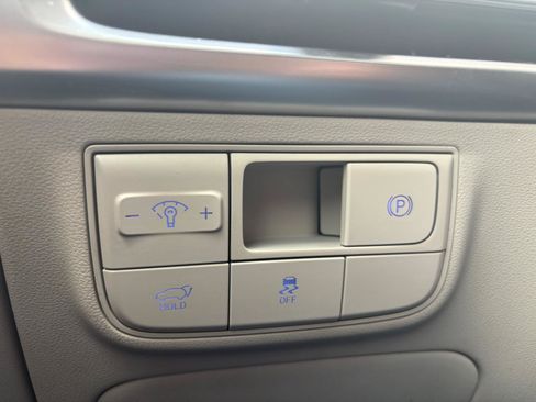 Used 2025 Hyundai Tucson Limited FWD image 33
