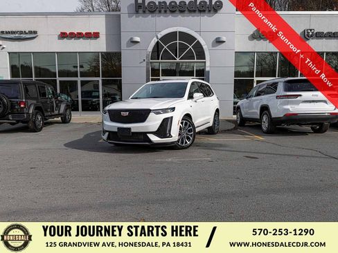 Used 2025 Cadillac XT6 Sport image 1
