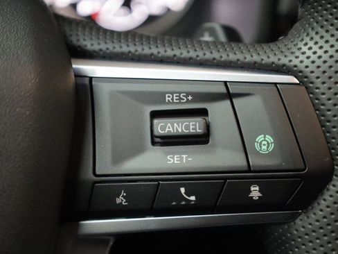 New 2025 Mitsubishi Outlander SE image 9