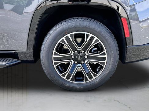 New 2026 Jeep Grand Wagoneer 4WD image 36