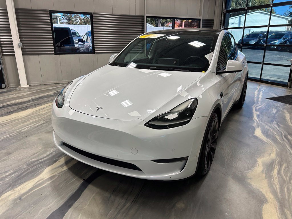 Used 2022 Tesla Model Y Performance AWD/4WD image 2
