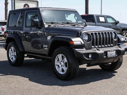 Used 2021 Jeep Wrangler Sport AWD/4WD image 3