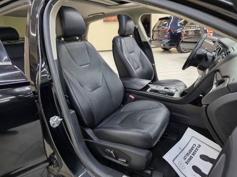 Used 2018 Ford Fusion Titanium FWD image 18