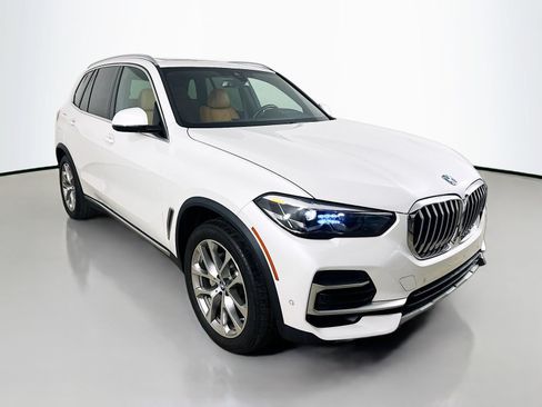 Used 2023 BMW X5 xDrive40i w/ Parking Assistance Package AWD/4WD image 3
