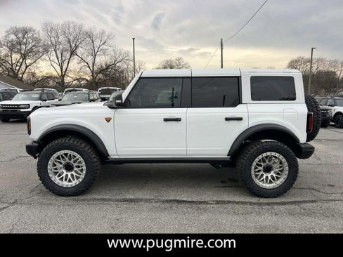New 2025 Ford Bronco Badlands AWD/4WD image 4