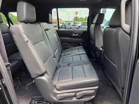 Used 2024 Chevrolet Suburban Z71 AWD/4WD image 21