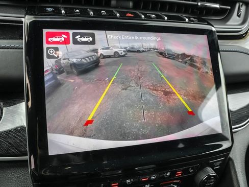 Used 2022 Jeep Grand Cherokee Trailhawk image 8