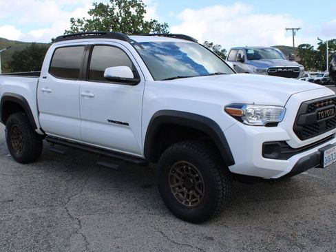Used 2022 Toyota Tacoma SR5 w/ Trail Edition image 3