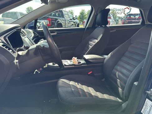 Used 2016 Ford Fusion SE AWD/4WD image 4