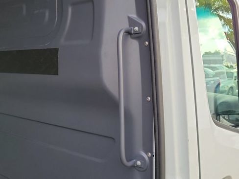 Used 2025 Mercedes-Benz Sprinter 2500 image 9