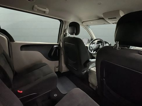 Used 2015 Dodge Grand Caravan SXT FWD image 23