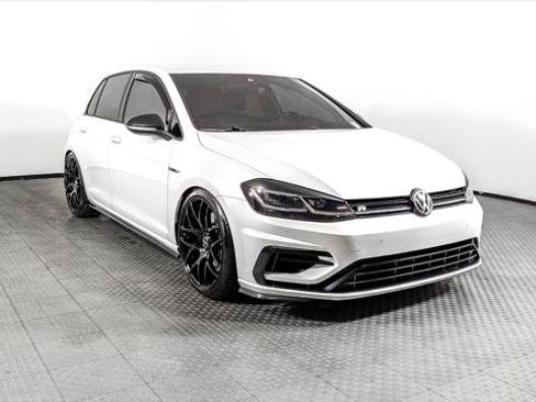 Used 2018 Volkswagen Golf R 4-Door AWD/4WD image 11