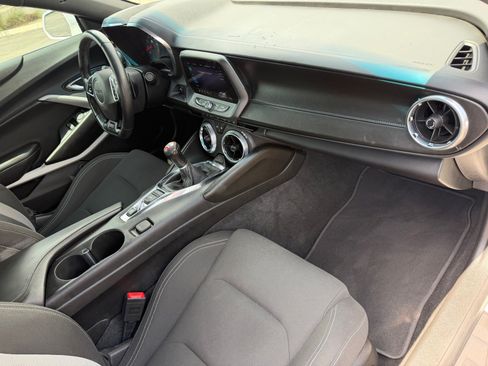 Used 2020 Chevrolet Camaro SS RWD image 10