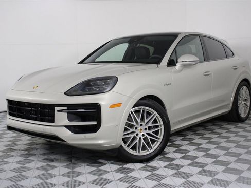 Used 2025 Porsche Cayenne E-Hybrid Coupe image 1