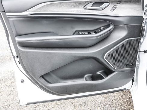 Used 2023 Jeep Grand Cherokee Overland w/ Adv Protech Group III image 32