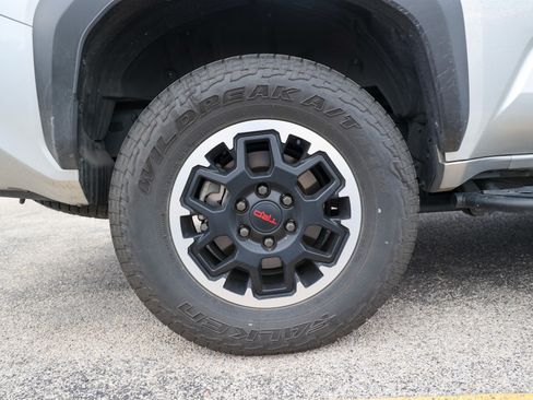 Used 2025 Toyota 4Runner TRD Off-Road Premium AWD/4WD image 12