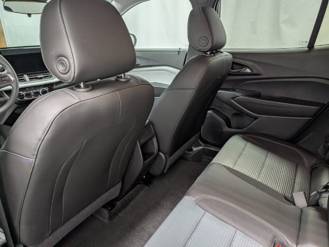 New 2026 Chevrolet Trax LT w/ Sunroof Package FWD image 13