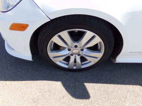 Used 2013 Mercedes-Benz E 350 BlueTEC Sedan image 29