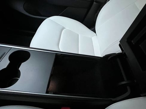 Used 2021 Tesla Model Y Performance image 15