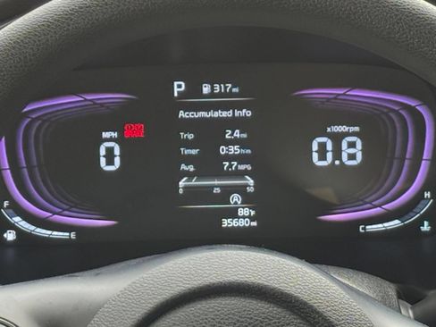 Used 2025 Kia Soul LX w/ LX Technology Package FWD image 38