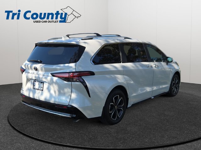 Certified 2026 Toyota Sienna Platinum AWD/4WD image 8