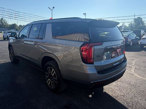 Used 2023 GMC Yukon XL AT4 w/ AT4 Premium Package AWD/4WD image 9