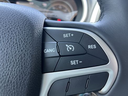 Used 2016 Jeep Cherokee Trailhawk w/ Trailer Tow Group AWD/4WD image 25