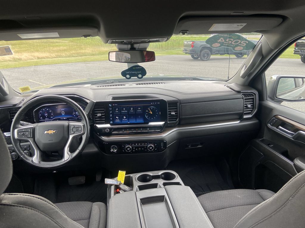 Certified 2024 Chevrolet Silverado 1500 LT AWD/4WD image 28