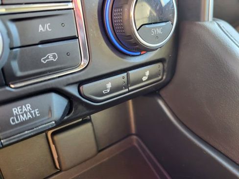 Used 2021 Chevrolet Tahoe Z71 w/ Luxury Package image 23