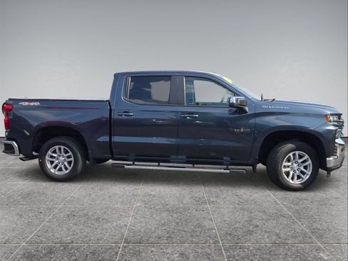 Used 2022 Chevrolet Silverado 1500 LT AWD/4WD image 4