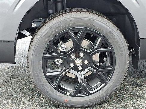 New 2025 Ford Maverick XLT w/ XLT Luxury Package image 5