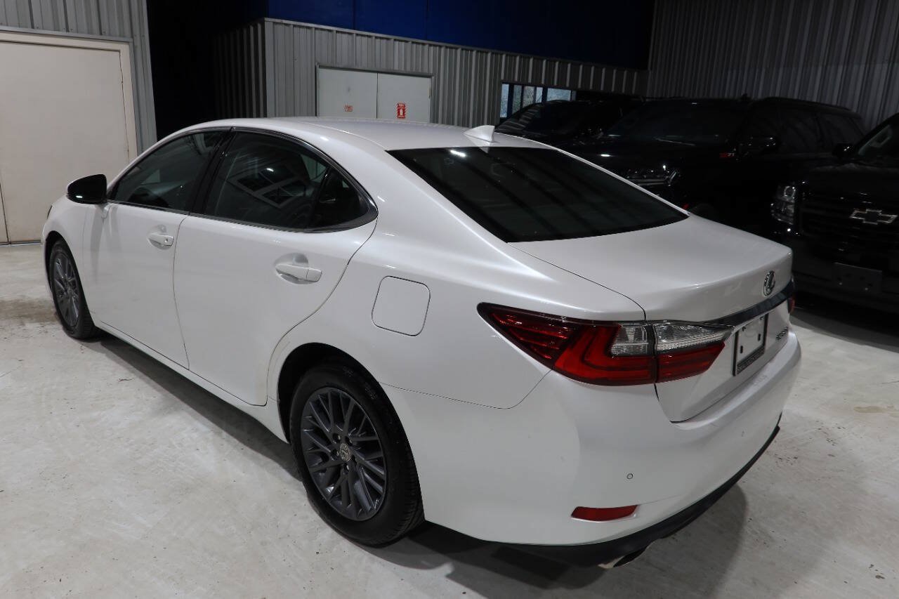 Used 2018 Lexus ES 350 w/ Navigation System Package FWD image 3