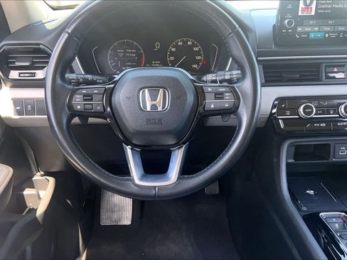 Used 2025 Honda Pilot EX-L image 6