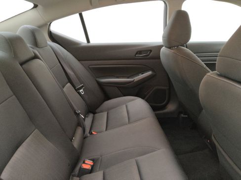 Used 2024 Nissan Altima 2.5 SV FWD image 19