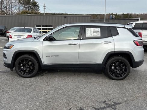 New 2025 Jeep Compass Latitude w/ Altitude Special Edition image 18
