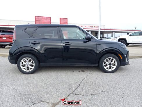 Used 2023 Kia Soul LX w/ LX Technology Package image 3