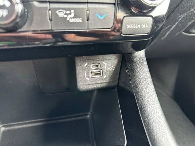 Certified 2025 Jeep Compass Limited AWD/4WD image 18