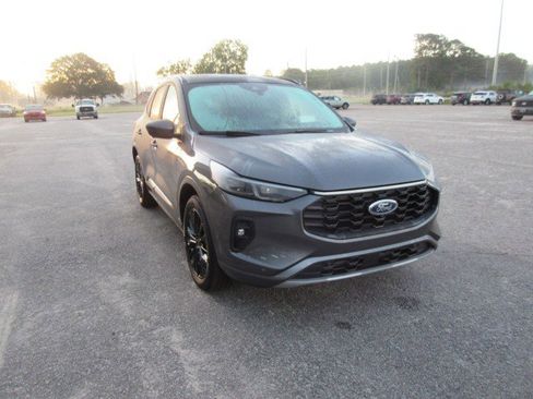 Used 2024 Ford Escape ST-Line Elite w/ Premium Technology Package image 7