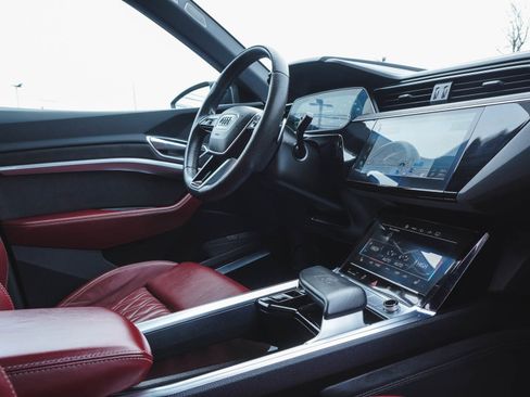 Used 2023 Audi e-tron S Premium Plus image 48