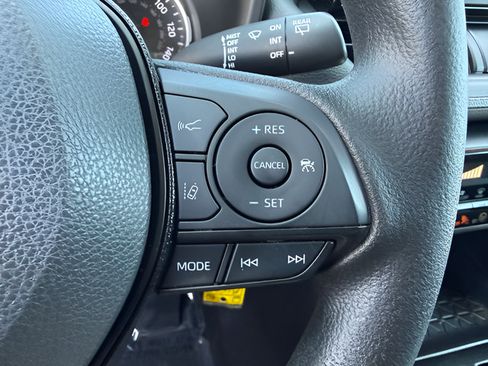 Used 2019 Toyota RAV4 LE w/ All Weather Liner Package AWD/4WD image 18