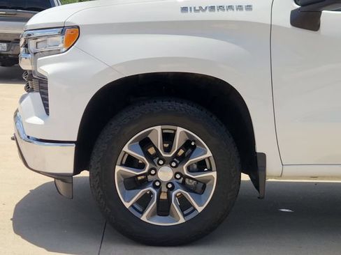 Used 2024 Chevrolet Silverado 1500 LT AWD/4WD image 8