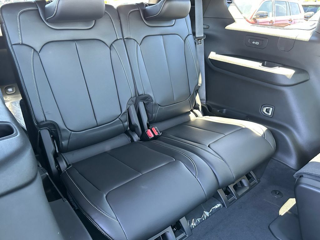 New 2026 Jeep Grand Cherokee L Limited w/ Limited Altitude Package RWD image 19
