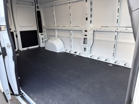 Used 2025 RAM ProMaster 3500 w/ Convenience Group image 16