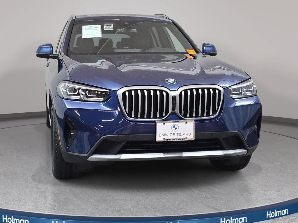 Used 2023 BMW X3 xDrive30i w/ Premium Package w/ZPA AWD/4WD image 3
