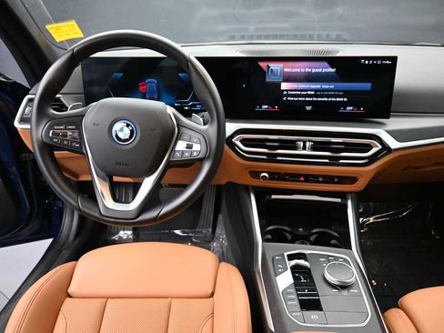 Used 2023 BMW 330e xDrive w/ Driving Assistance Package AWD/4WD image 15