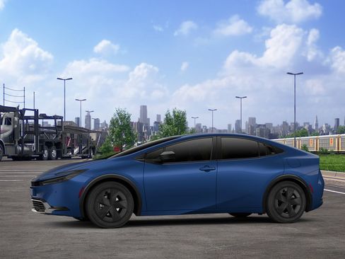 New 2026 Toyota Prius LE FWD image 3