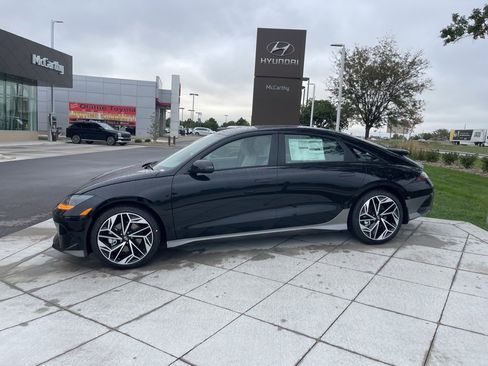 New 2025 Hyundai Ioniq 6 SEL image 2